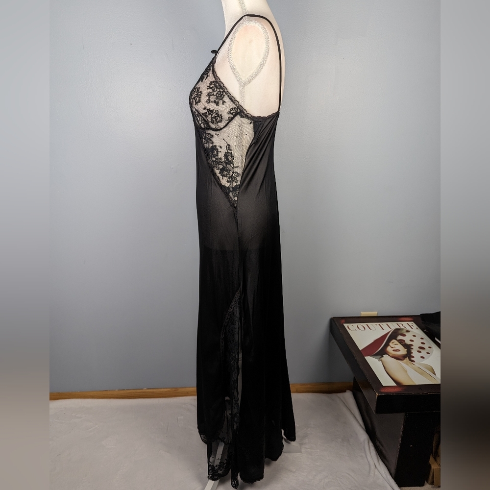 Vintage Black maxi slip with lace bust - Picture 2 of 10